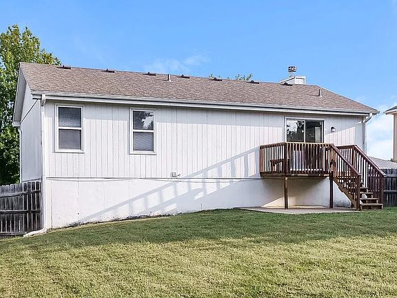 2nd image of 3026 SW Two Shadow Brook Dr