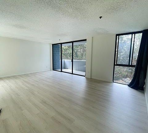 3rd image of 555 Pierce St APT 840