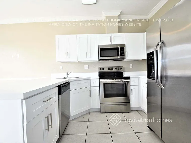 16960 SW 141st Ave — Photo 7