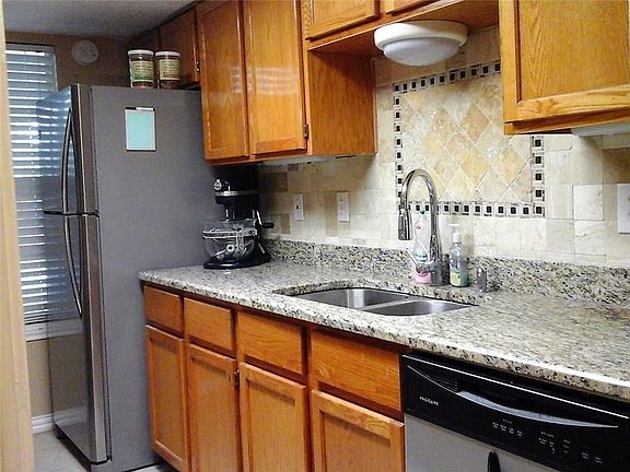 5th image of 1853 Amber Ln
