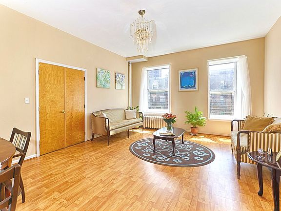 2nd image of 65 W 87th St #4