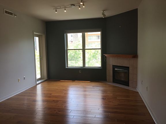 Unit is unfurnished so arrange furniture as desired