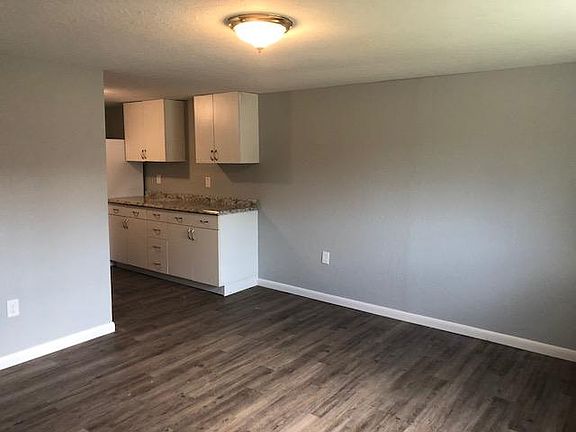 3rd image of 15832 Sea Pines Dr
