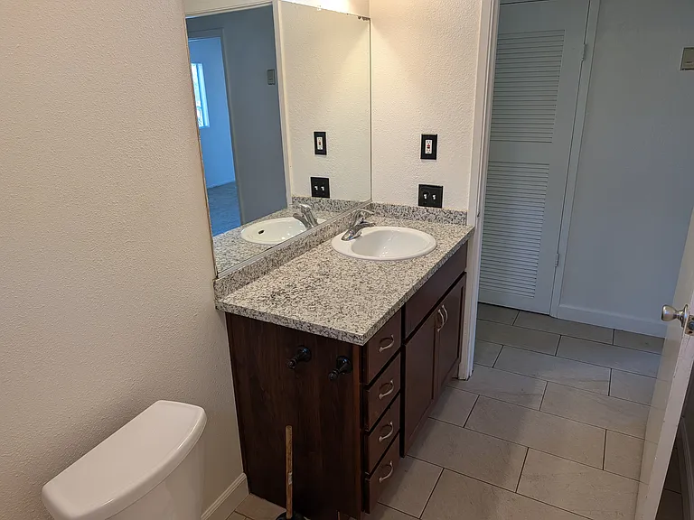 219 N Mission Rd #A — Photo 6