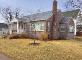 200 W 7th St, Beardstown, IL 62618