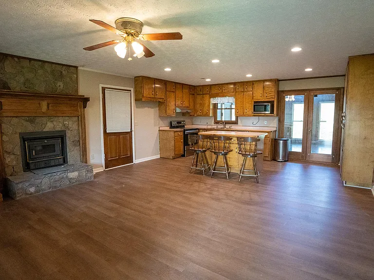 3840 Byers Rd — Photo 6
