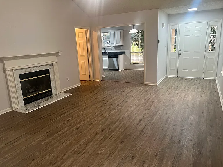 5805 Pennycross Ln — Photo 3
