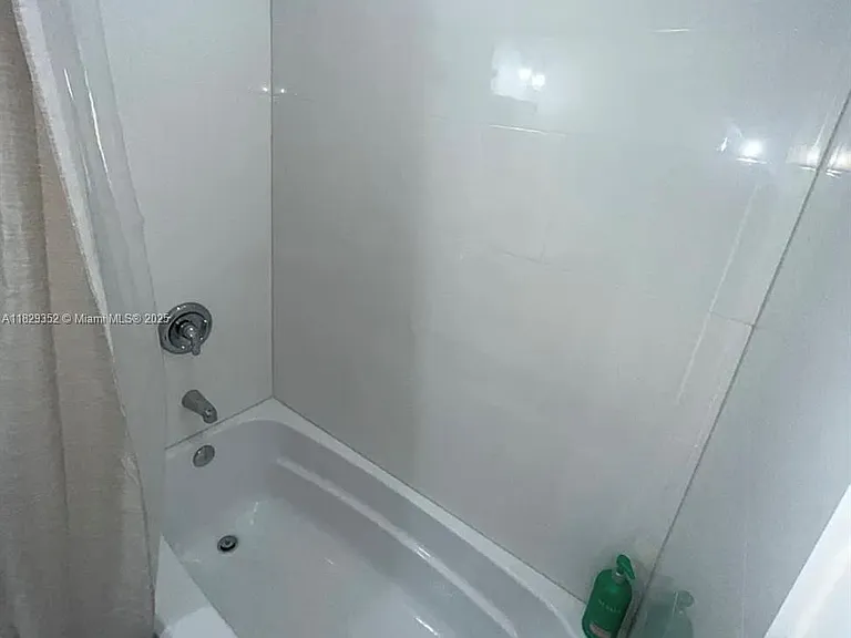 104 Poinciana Dr — Photo 21