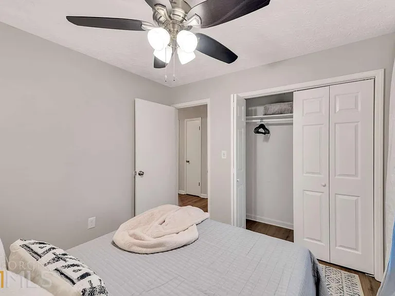 210 Booth Rd SW #A — Photo 14