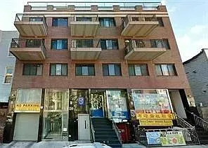 720 57th St APT 5B photo 1
