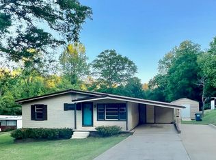 325 1st Ave N, Centreville, AL 35042