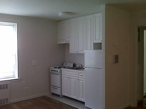 1st image of 170 Hawthorne St APT 2F