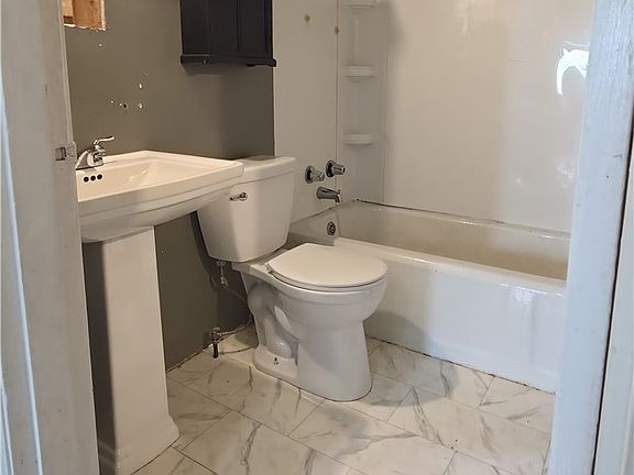 2nd image of 3109 Shroyer Rd