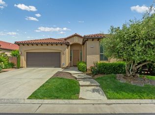 1516 E Via Estrella Dr, Fresno, CA 93730