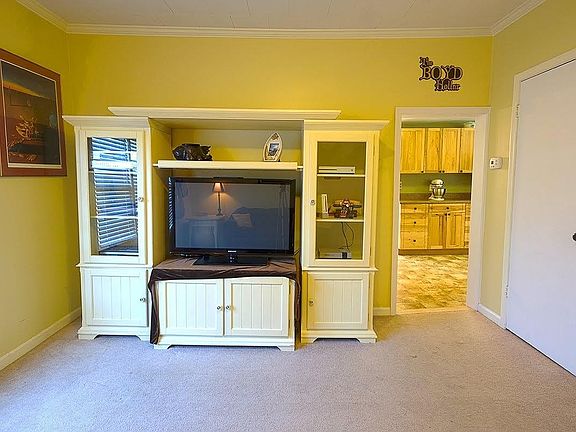5th image of 483 Tubbs St