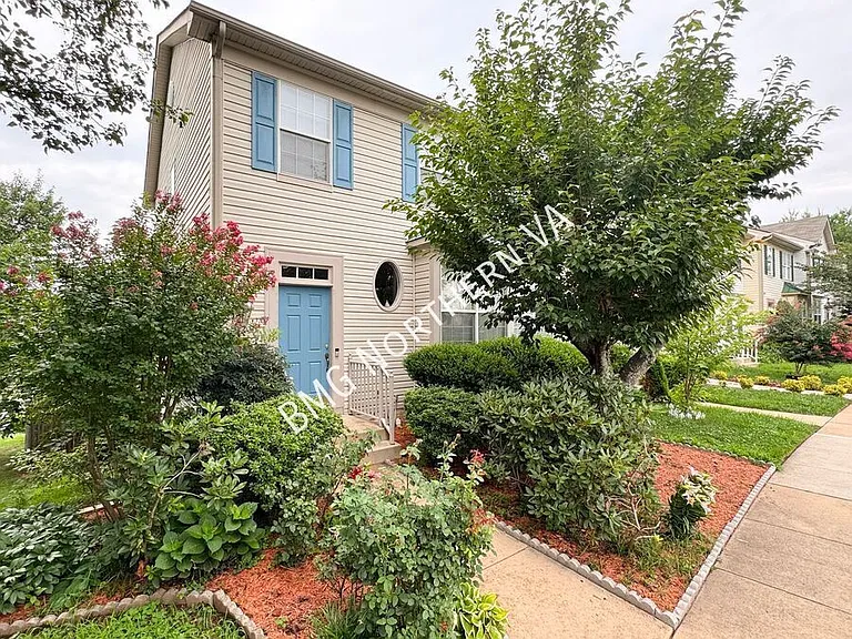 10230 Magnolia Grove Dr — Photo 1