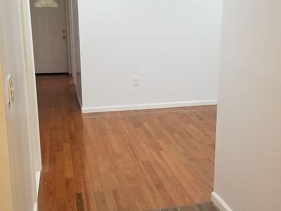5th image of 180 Van Horne St #1A