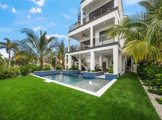 116 8th St S, Bradenton Beach, FL 34217