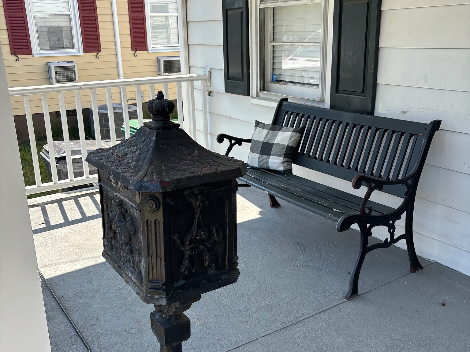 3 bed, 1024 sqft, $1,350 — Photo 3