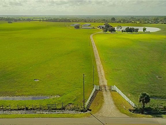 3rd image of 1655 Hendry Isles Blvd