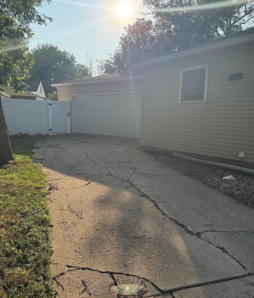 3 bed, 1660 sqft, $2,050 — Photo 2
