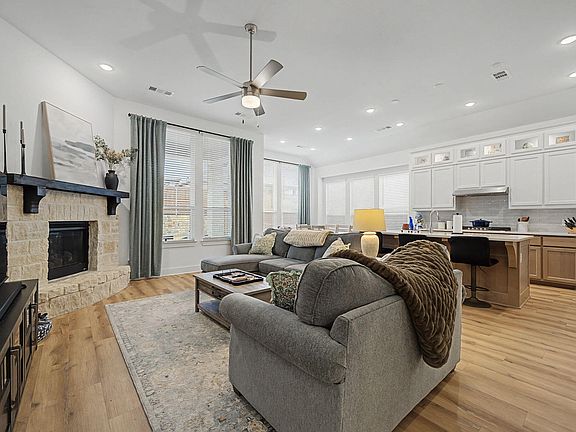 4th image of 1228 Emilia Rd