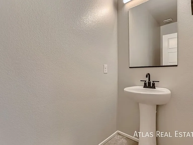 4479 Sapphire Moon Ave — Photo 12