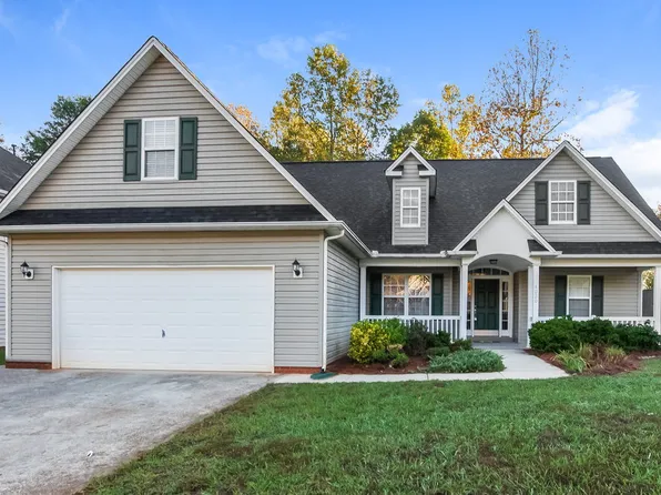 4020 River Falls Dr, Lowell, NC 28098
