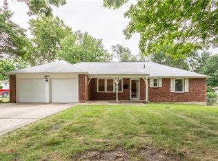 8443 Travis Ln, Overland Park, KS 66212