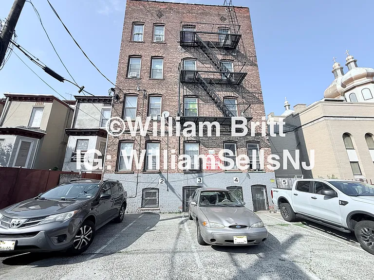 9 Bentley Ave #15 — Photo 24