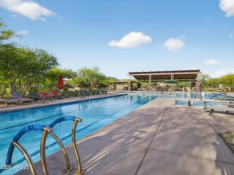 810 E Hopi Trl — Photo 27