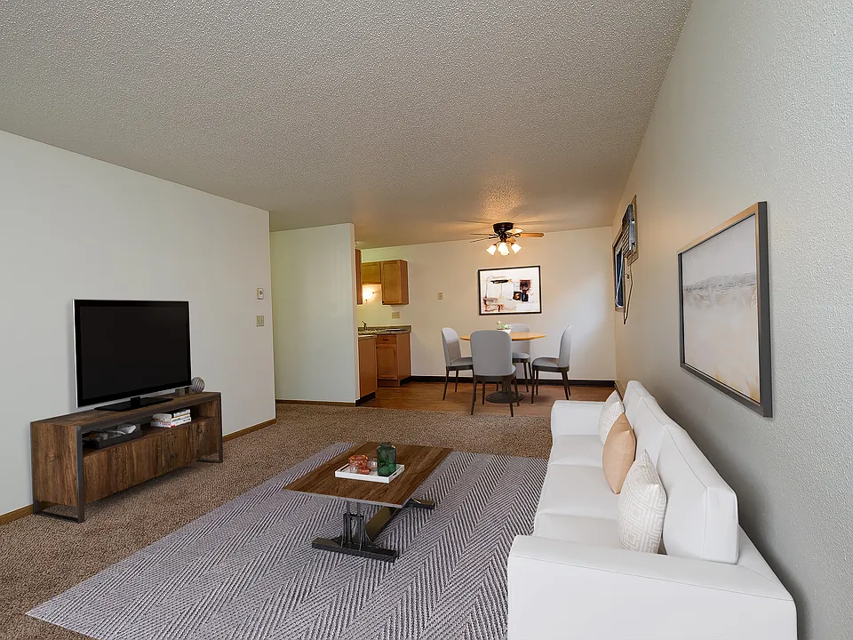 Fargo, ND Monticello Apartments | Living