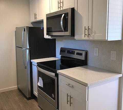4th image of 19514 Greenwood Ct #3