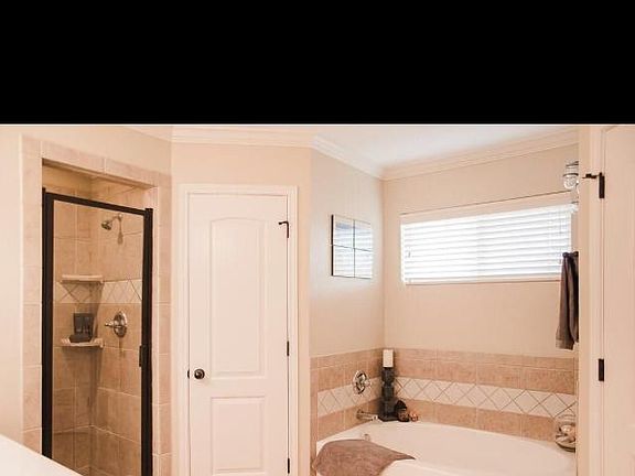 3rd image of 6610 Brooks Dr
