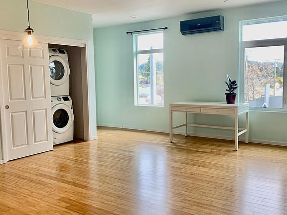 5th image of 1111 Ocean St #301
