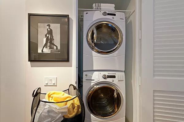 2nd image of 320 W 39th St #21B