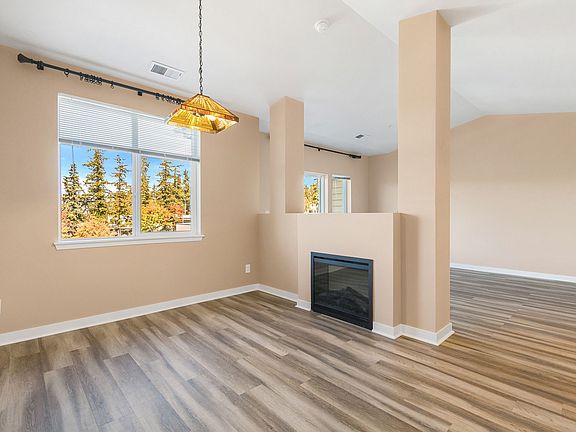 3rd image of 2222 152nd Ave NE APT Penthouse