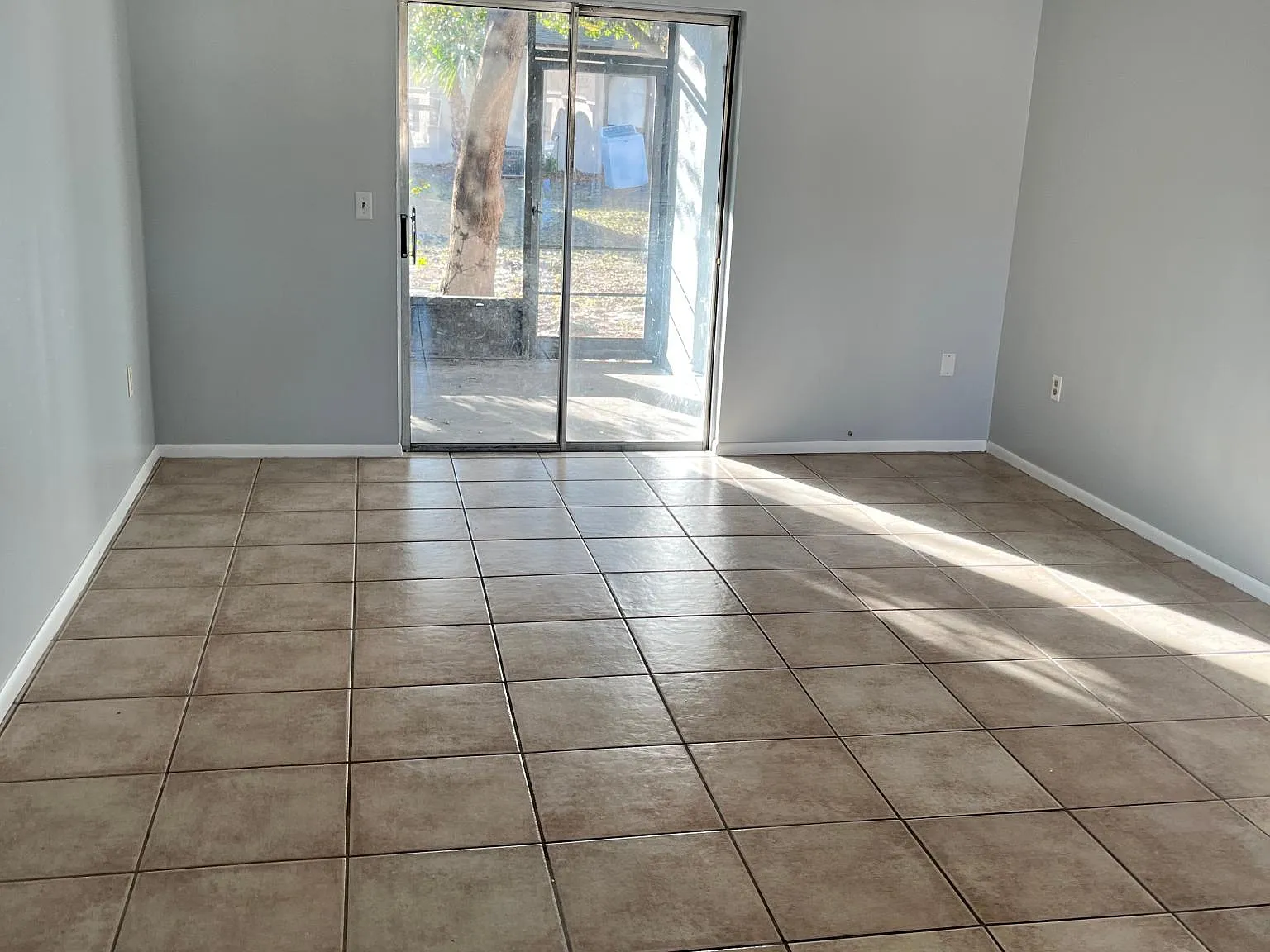 2 bed, 1070 sqft, $1,250 — Photo 4