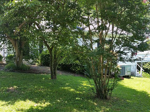 3rd image of 408 Terrace Dr