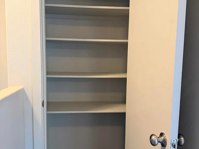 1039 NE Emerald Dr — Photo 13