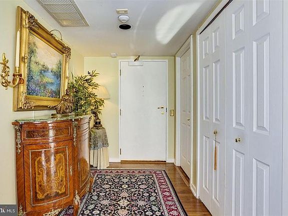 3rd image of 100 Breyer Dr APT 2G