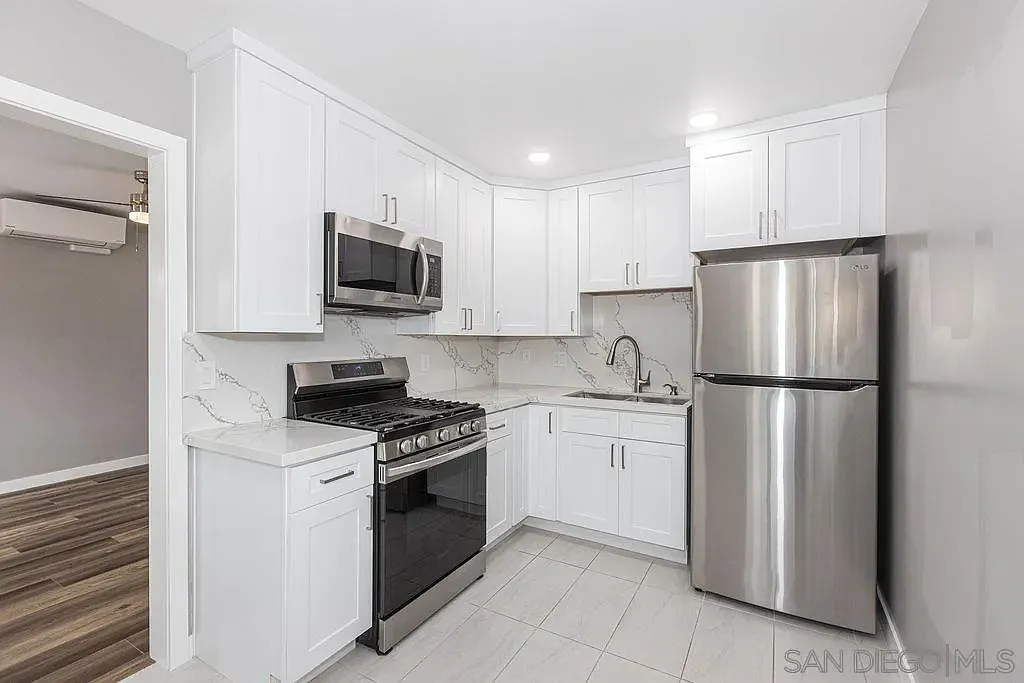 1 bed, 1.0 bath, 450 sqft, $2,400 — Photo 4