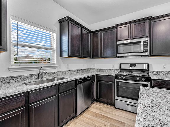 4th image of 6108 Underwood Way