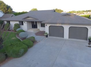 3103 S Johnson Pl, Kennewick, WA 99337