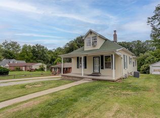 1041 Danforth St, Alton, IL 62002