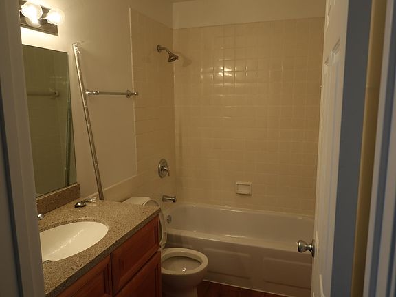 4th image of 801 Washington St Unit 7