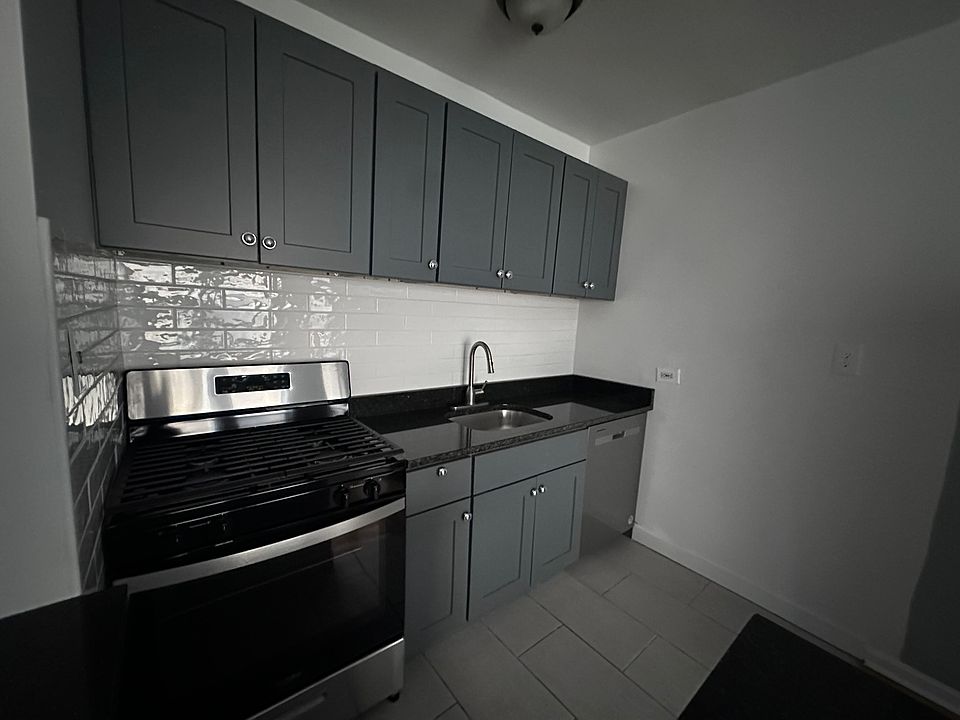 1st image of 5670 N Ridge Ave #1E