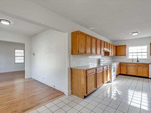 5th image of 4806 Maryland Dr
