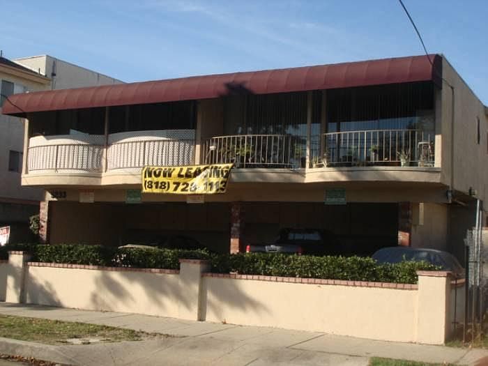 1st image of 5233 Riverton Ave