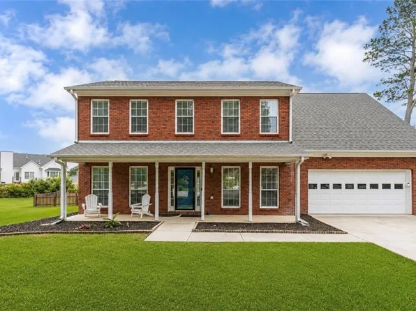 2990 Meadow Gate Way, Loganville, GA 30052